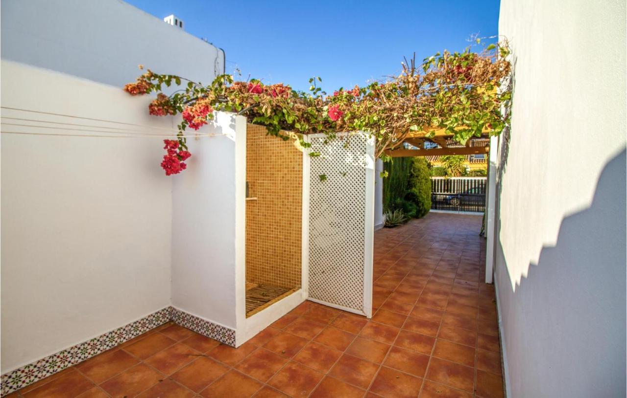 4 Bedroom Cozy Home In Pilar De La Horadada Exterior foto