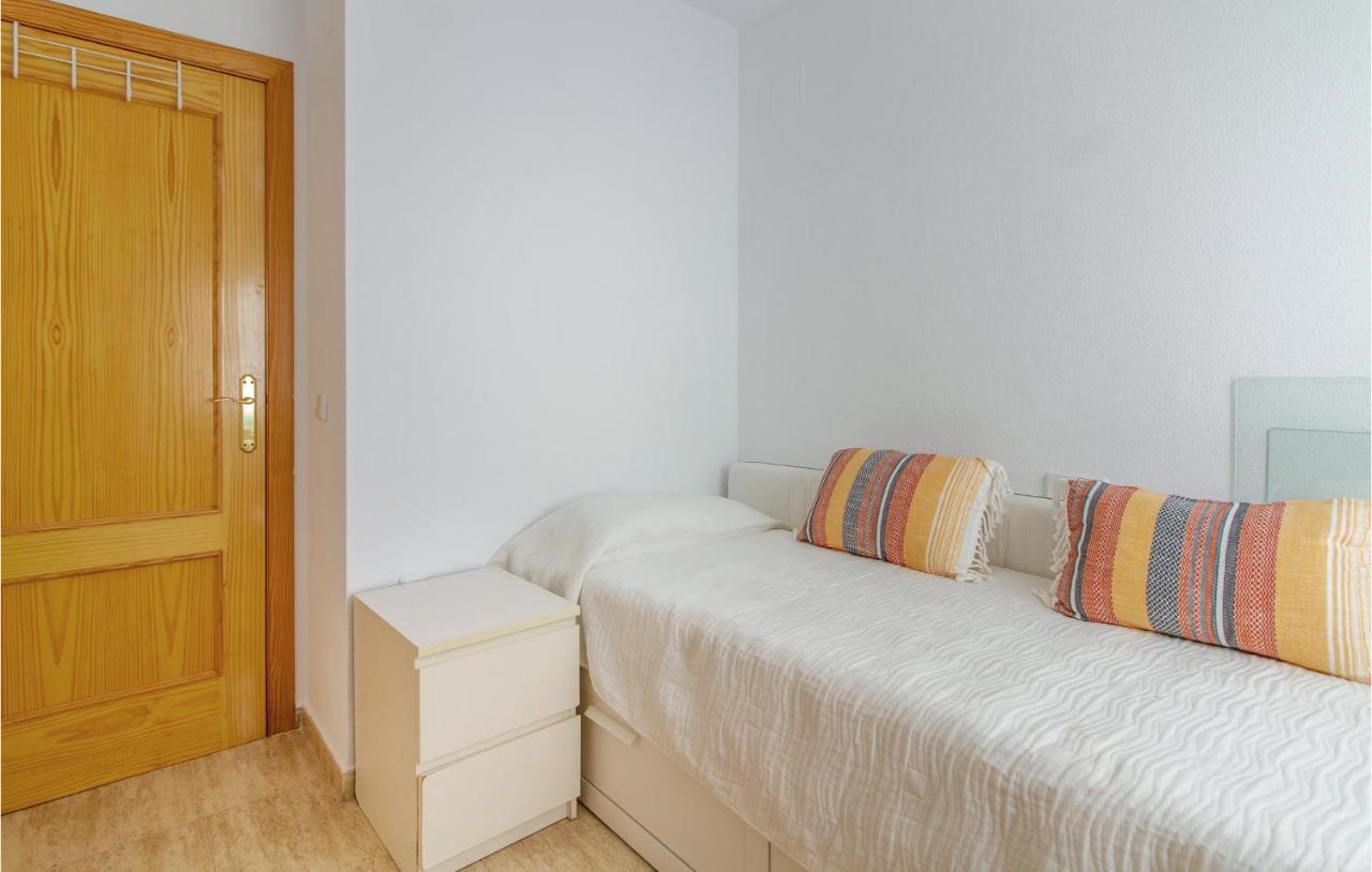 4 Bedroom Cozy Home In Pilar De La Horadada Exterior foto